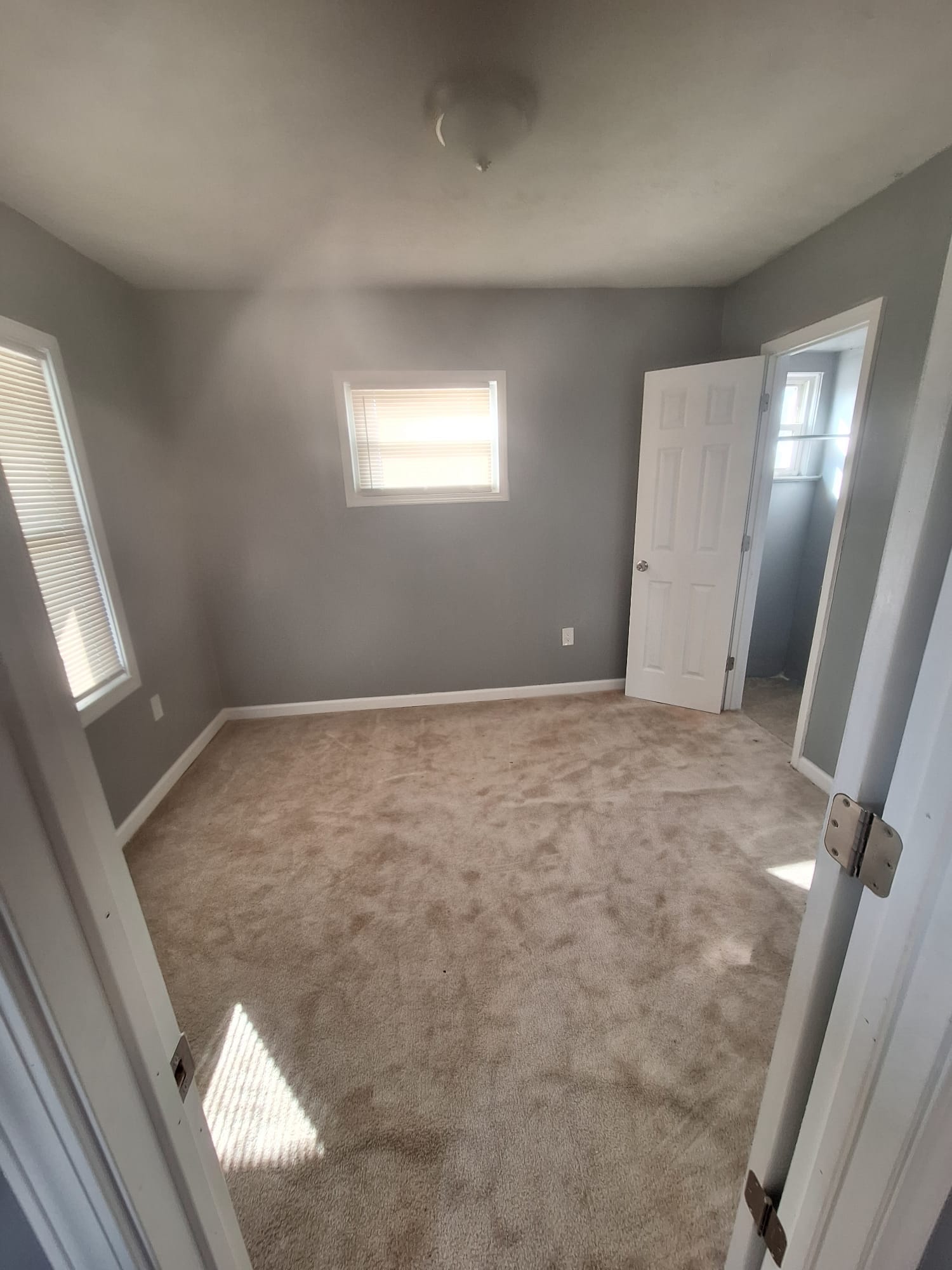 12613 Parkhill Avenue - Up